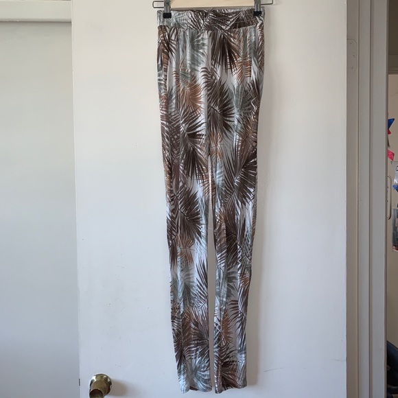 H&M Loose Fitting Tree Print High Waisted Leggings - Picture 4 of 5